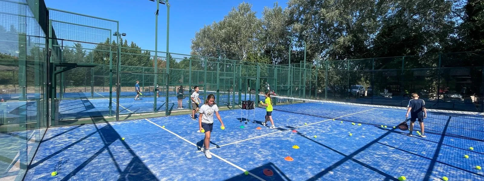 Classes de pàdel particulars o de grup a Manresa